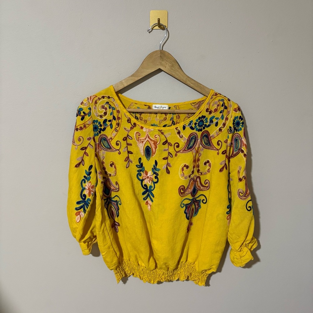 Sapphire‎ Small Yellow Floral Paisley Embroidered Yellow Top